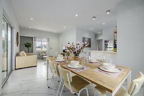 Brand New 3BR 2BA w Private Pool Near Palm Beach