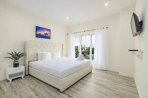 Palm Beach Aruba 3BR 2BA Close to Beach