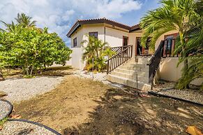 4BR Villa Short Walk to Beach in Amazing Location