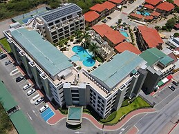 Amazing 1BR 2BA Condo Great Location w Pool GYM