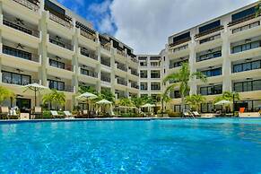 Amazing 1BR 2BA Condo Great Location w Pool GYM