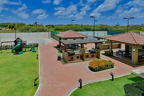 Amazing 1BR 2BA Condo Great Location w Pool GYM