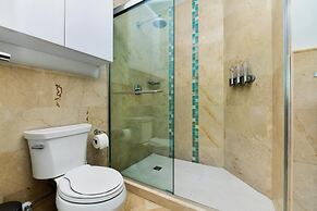 Amazing 1BR 2BA Condo Great Location w Pool GYM