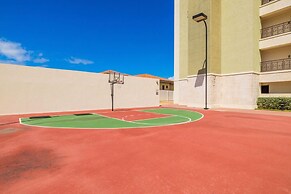 Amazing 1BR 2BA Condo Great Location w Pool GYM