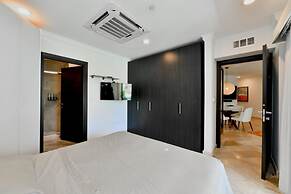 Amazing 1BR 2BA Condo Great Location w Pool GYM