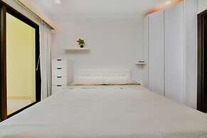 Amazing 1BR 2BA Condo Great Location w Pool GYM