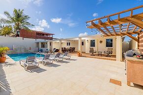 3BR Privatepool - Outdoor Dining - Great Location