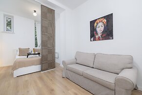 Studio Mickiewicza 51 by Renters