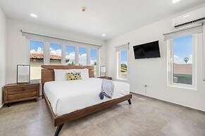 NEW 6 Bedroom Villa 2min Eagle Beach Palm Beach