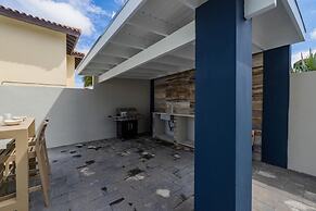 NEW 6 Bedroom Villa 2min Eagle Beach Palm Beach