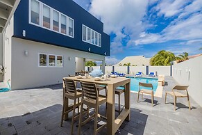 NEW 6 Bedroom Villa 2min Eagle Beach Palm Beach