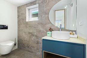 NEW 6 Bedroom Villa 2min Eagle Beach Palm Beach