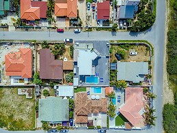 NEW 6 Bedroom Villa 2min Eagle Beach Palm Beach