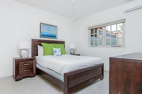 Tranquil 2BR 2BA in Gated Community Great Location