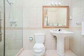 Tranquil 2BR 2BA in Gated Community Great Location