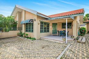 Tranquil 2BR 2BA in Gated Community Great Location
