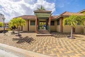 Tranquil 2BR 2BA in Gated Community Great Location