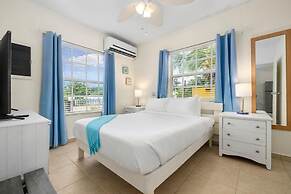 Cute Cozy 3BR Great Location