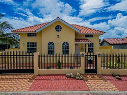 Cute Cozy 3BR Great Location