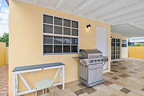 Cute Cozy 3BR Great Location