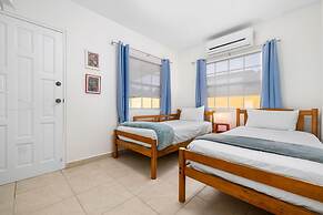 Cute Cozy 3BR Great Location