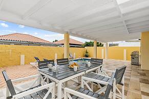 Cute Cozy 3BR Great Location