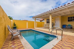 Cute Cozy 3BR Great Location