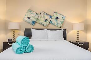 Amazing 2BR 2BA Condo Great Location w Pool GYM