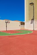 Amazing 2BR 2BA Condo Great Location w Pool GYM