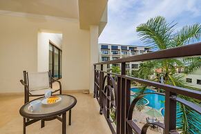 Amazing 2BR 2BA Condo Great Location w Pool GYM