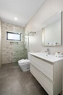 Brand New Modern Villa w 3BR 2 5BA Privatepool