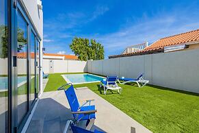 Brand New Modern Villa w 3BR 2 5BA Privatepool