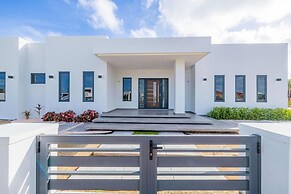 Brand New Modern Villa w 3BR 2 5BA Privatepool