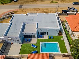 Brand New Modern Villa w 3BR 2 5BA Privatepool