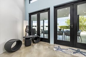 Unique Modern 4BR w Large Private Pool Mini Golf