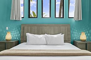 Unique Modern 4BR w Large Private Pool Mini Golf