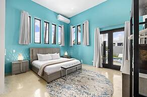 Unique Modern 4BR w Large Private Pool Mini Golf