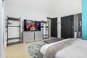 Unique Modern 4BR w Large Private Pool Mini Golf