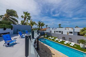 Unique Modern 4BR w Large Private Pool Mini Golf