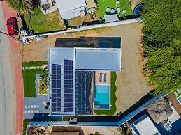 Brand NEW Modern 3ba3ba Villa With Pool and Patio