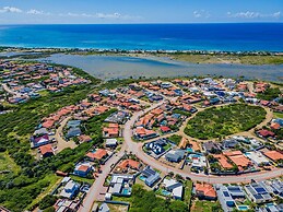 Brand NEW Modern 3ba3ba Villa With Pool and Patio