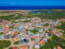 Brand NEW Modern 3ba3ba Villa With Pool and Patio