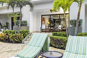 Beautiful One Bedroom Ground Level Palmaruba