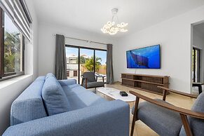 4BR Villa Gold Coast w Pool