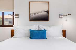 4BR Villa Gold Coast w Pool