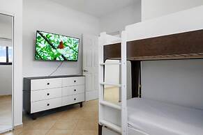 4BR Villa Gold Coast w Pool