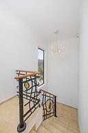 4BR Villa Gold Coast w Pool