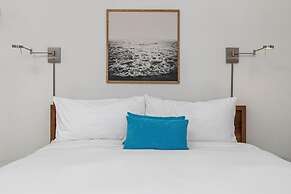 4BR Villa Gold Coast w Pool