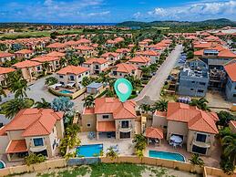 4BR Villa Gold Coast w Pool