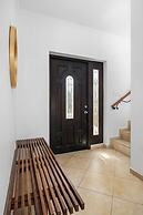 4BR Villa Gold Coast w Pool